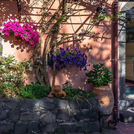 Il Glicine 3* Piedimonte Etneo