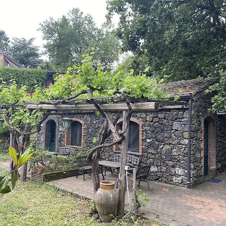 Frühstückspension Il Glicine Piedimonte Etneo